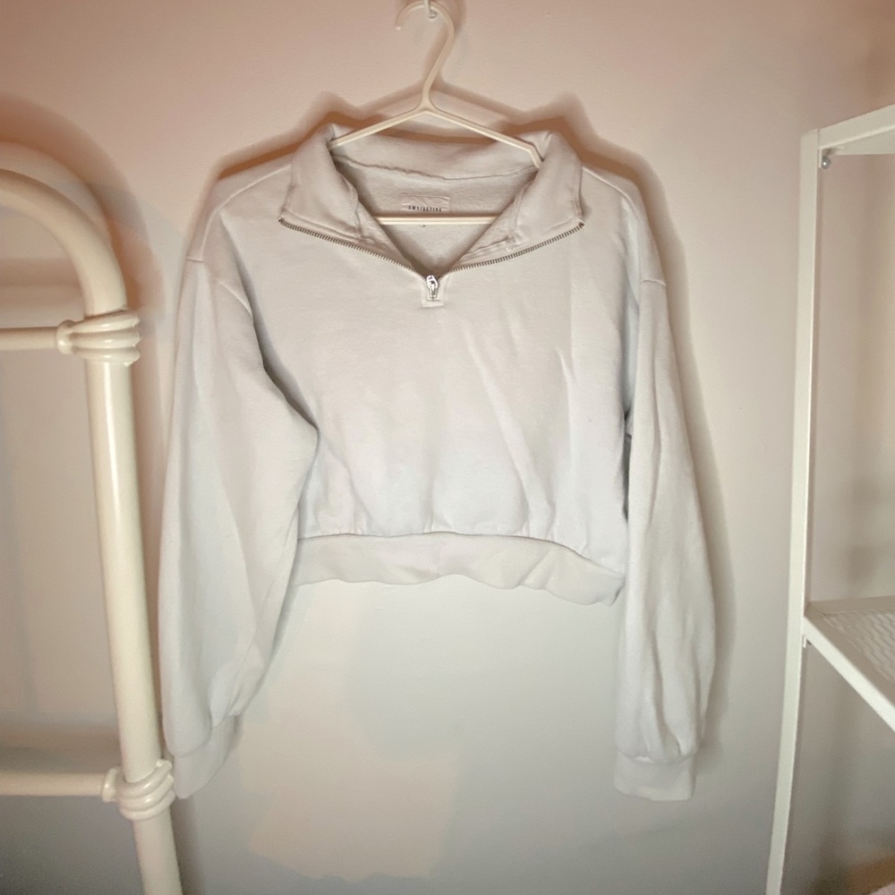 Sweater croptop with zip to the neck